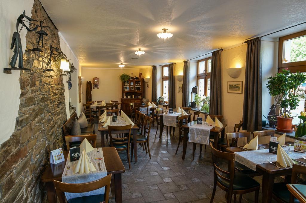 Moselland Hotel Im Enderttal Zum Onkel Willi كوتشيم المظهر الخارجي الصورة