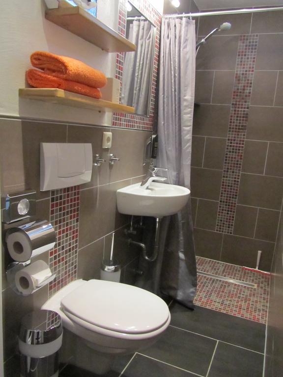 Moselland Hotel Im Enderttal Zum Onkel Willi كوتشيم الغرفة الصورة