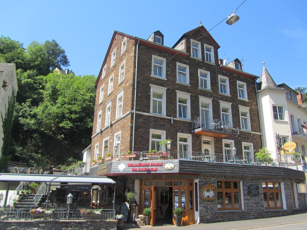Moselland Hotel Im Enderttal Zum Onkel Willi كوتشيم المظهر الخارجي الصورة