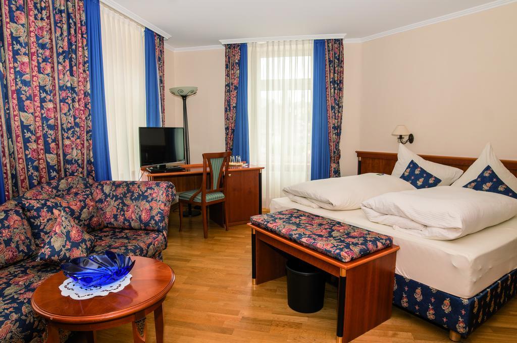 Moselland Hotel Im Enderttal Zum Onkel Willi كوتشيم الغرفة الصورة