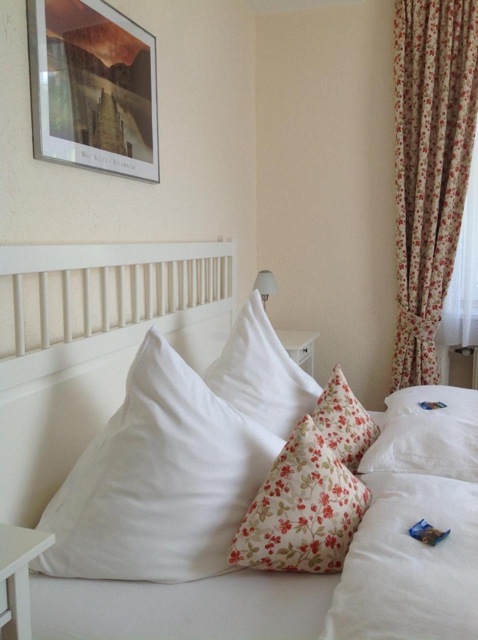 Moselland Hotel Im Enderttal Zum Onkel Willi كوتشيم المظهر الخارجي الصورة