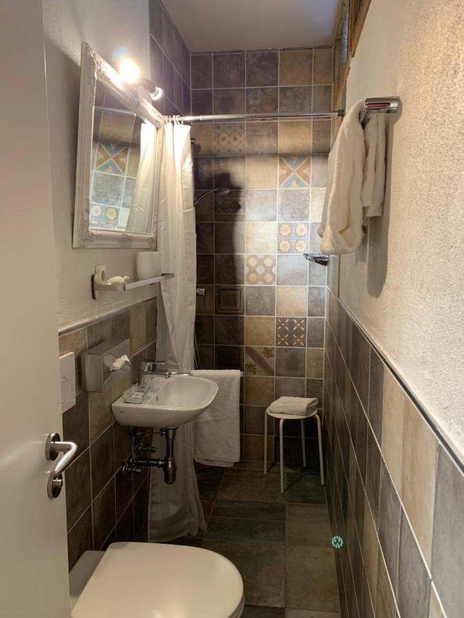 Moselland Hotel Im Enderttal Zum Onkel Willi كوتشيم المظهر الخارجي الصورة